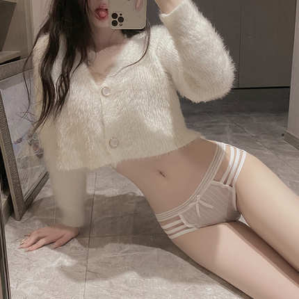 Sexy thin triangle pants with a delicate belt and exposed waist, tempting and sexy