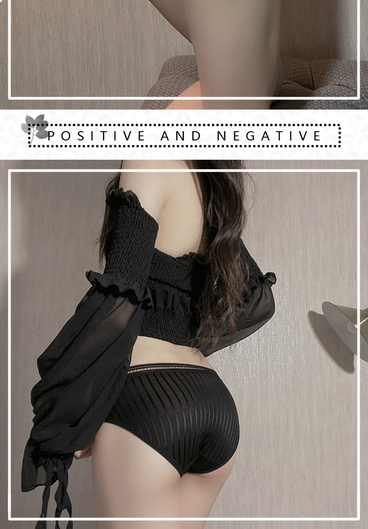 Sexy thin triangle pants with a delicate belt and exposed waist, tempting and sexy